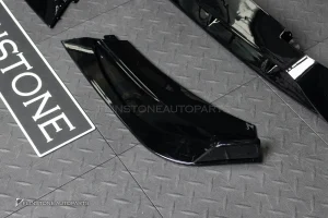 ลิ้นหน้า W206 C-Class สีดำ ทรง GT