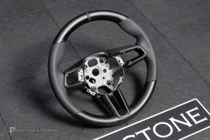 พวงมาลัย Cabon fiber แบบด้าน สำหรับ PORSCHE 992 Carrera หนังดำ-ด้ายดำ
