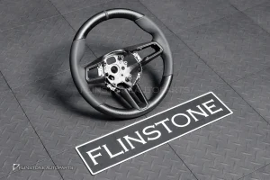 พวงมาลัย Cabon fiber แบบด้าน สำหรับ PORSCHE 992 Carrera หนังดำ-ด้ายดำ