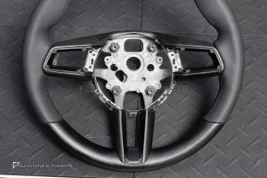 พวงมาลัย Cabon fiber แบบด้าน สำหรับ PORSCHE 992 Carrera หนังดำ-ด้ายดำ