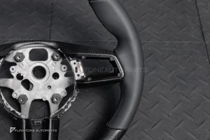 พวงมาลัย Cabon fiber แบบด้าน สำหรับ PORSCHE 992 Carrera หนังดำ-ด้ายดำ