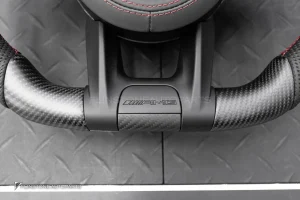 พวงมาลัย พร้อม Airbag Carbon fiber แบบด้าน สำหรับ W166 GLE-Class หนังดำด้ายแดง