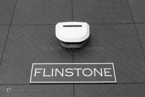 Air bag สำหรับ Land Rover Defender 110 หนังสีขาว ด้ายสีขาว โลโก้สีดำเงา