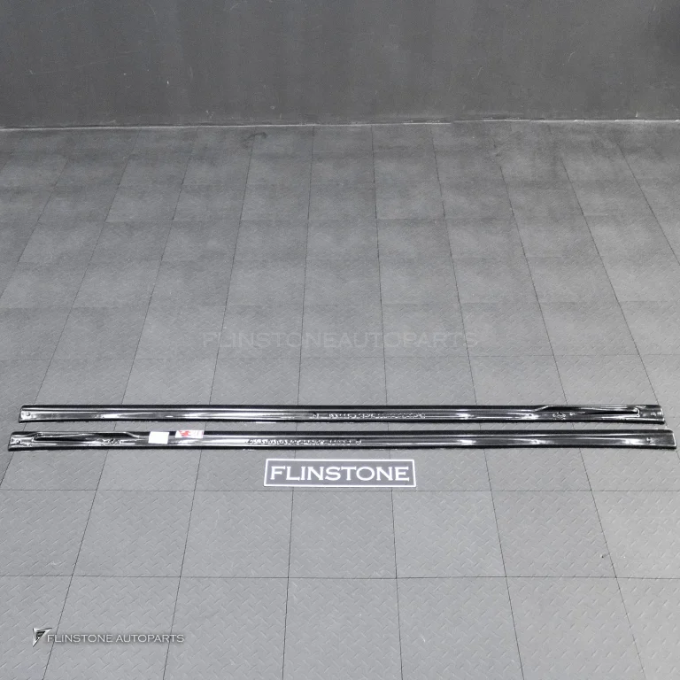 侧裙，适用于 BMW G70 Series 7 款式 Maxton design 亮黑色