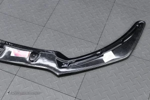 ลิ้นหน้า สำหรับ Mercedes Benz W118 CLA-Class ทรง Maxton design สีดำเงา