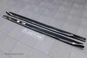 สเกิร์ตข้าง สำหรับ BMW X6 G06 ทรง Maxton design สีดำเงา