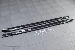 สเกิร์ตข้าง สำหรับ BMW X6 G06 ทรง Maxton design สีดำเงา