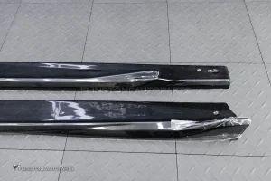 สเกิร์ตข้าง สำหรับ BMW X6 G06 ทรง Maxton design สีดำเงา