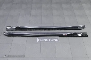 สเกิร์ตข้าง สำหรับ Mercedes Benz C236 CLE-Class ทรง Maxton design สีดำเงา