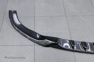 ลิ้นหน้า สำหรับ Mercedes Benz C236 CLE-Class ทรง Maxton design สีดำเงา