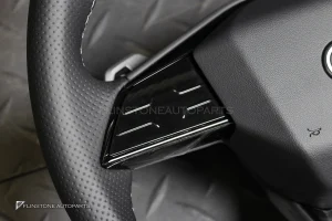 พวงมาลัย พร้อม Airbag สำหรับ Audi Q6 E-Tron หนังสีดำ ด้ายสีขาว