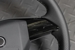 พวงมาลัย พร้อม Airbag สำหรับ Audi Q6 E-Tron หนังสีดำ ด้ายสีขาว