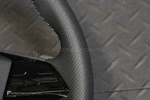 พวงมาลัย พร้อม Airbag สำหรับ Audi Q6 E-Tron หนังสีดำ ด้ายสีขาว