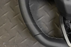 พวงมาลัย พร้อม Airbag สำหรับ Audi Q6 E-Tron หนังสีดำ ด้ายสีขาว