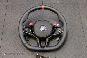 พวงมาลัย พร้อม Airbag พร้อมปุ่ม M1 M2 สำหรับ BMW X6 G06 LCI หนังดำ ด้าย3สี กรอบ Carbon fiber