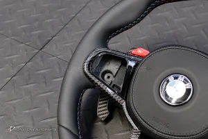 พวงมาลัย พร้อม Airbag พร้อมปุ่ม M1 M2 สำหรับ BMW X6 G06 LCI หนังดำ ด้าย3สี กรอบ Carbon fiber