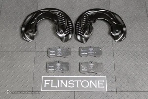 ผ้าเบรคหน้า Ceramic พร้อมแผ่นบังฝุ่น AUDI RS4 Avant