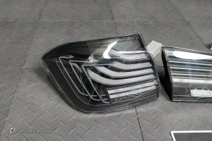 ไฟท้าย สำหรับ BMW F30 Series 3 ทรง CSL กรอบสีรมดำ