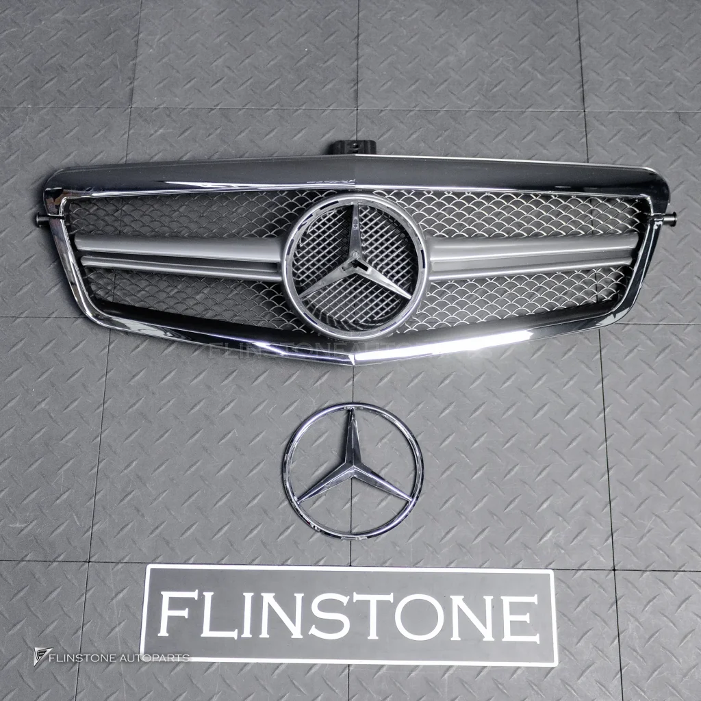 กระจังหน้าพร้อมดาวหลุม สำหรับ W212 E-Class E63 AMG สีดำ-โครเมี่ยม