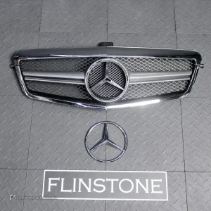 กระจังหน้าพร้อมดาวหลุม สำหรับ W212 E-Class E63 AMG สีดำ-โครเมี่ยม
