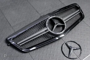 กระจังหน้าพร้อมดาวหลุม สำหรับ W212 E-Class E63 AMG สีดำ-โครเมี่ยม