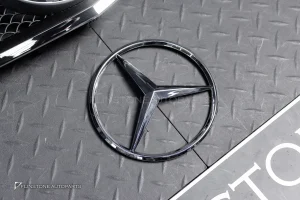 กระจังหน้าพร้อมดาวหลุม สำหรับ W212 E-Class E63 AMG สีดำ-โครเมี่ยม