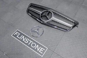 กระจังหน้าพร้อมดาวหลุม สำหรับ W212 E-Class E63 AMG สีดำ-โครเมี่ยม