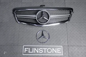 กระจังหน้าพร้อมดาวหลุม สำหรับ W212 E-Class E63 AMG สีดำ-โครเมี่ยม