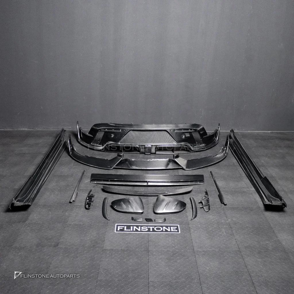 ชุดแต่งรอบคัน Carbon Fiber สำหรับ Porsche Taycan ทรง Mansory