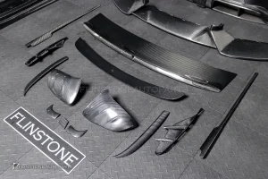 ชุดแต่งรอบคัน Carbon Fiber สำหรับ Porsche Taycan ทรง Mansory