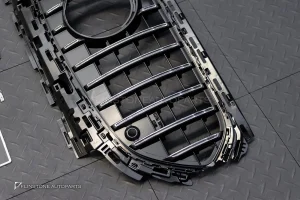 กระจังหน้า สำหรับ W214 E-Class ทรง GT สีดำด้าน