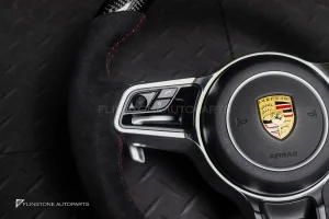 พวงมาลัย Porsche Cayenne 958 ด้ายสีแดง ทริมแดง หนัง Alcantara