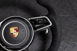 พวงมาลัย Porsche Cayenne 958 ด้ายสีแดง ทริมแดง หนัง Alcantara
