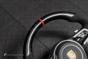 พวงมาลัย Porsche Cayenne 958 ด้ายสีแดง ทริมแดง หนัง Alcantara