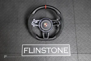 พวงมาลัย Porsche Cayenne 958 ด้ายสีแดง ทริมแดง หนัง Alcantara