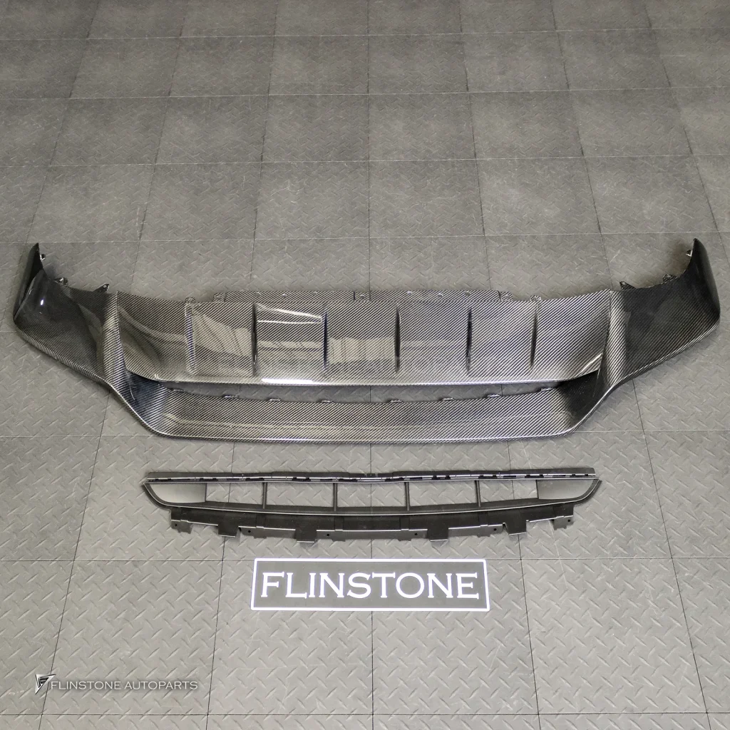 มีตำหนิค ลิ้นหน้า Carbon Fiber Porsche Cayenne Turbo GT Per Facelift E3.2 9Y0.2 ทรง USUS Autoclave V.1
