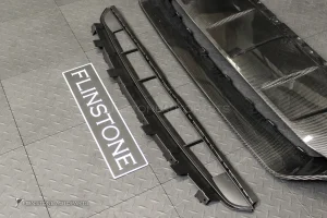 มีตำหนิค ลิ้นหน้า Carbon Fiber Porsche Cayenne Turbo GT Per Facelift E3.2 9Y0.2 ทรง USUS Autoclave V.1