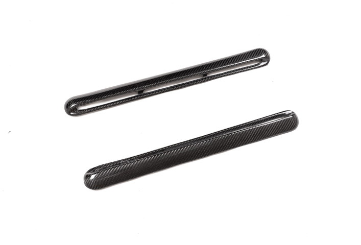 คิ้วช่องลมกระจกหลัง Dry Carbon W463 G-Class