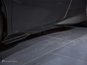 สเกิร์ตข้างคาร์บอนไฟเบอร์ ทรง OEM Ferrari F8 AUBU