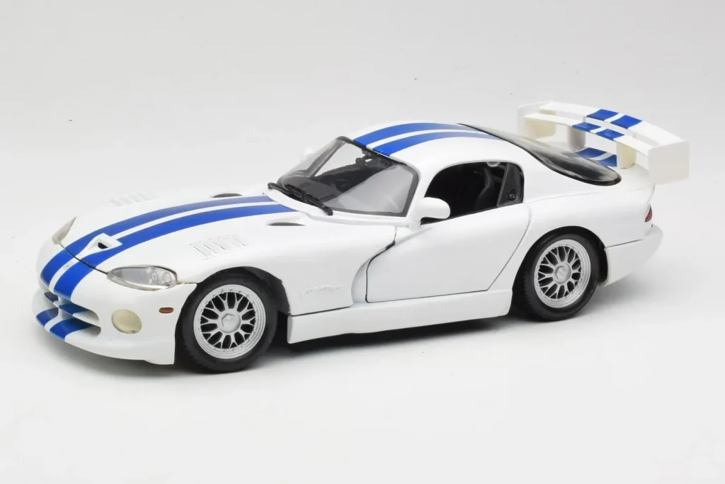 โมเดลรถ 1:18 Dodge Viper GTS-R GT2 ปี 1997 สีขาว Maisto (มือสอง)