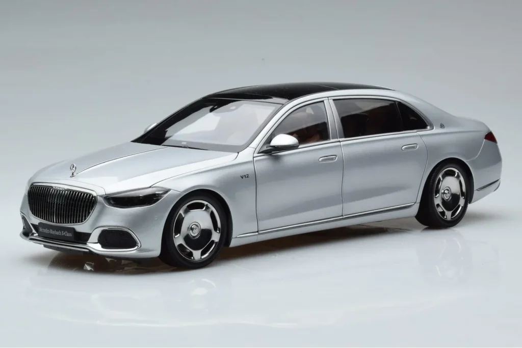 โมเดลรถ 1:18 Mercedes Maybach S600 W222 V12 Biturbo Hightech สีเงิน Almost Real