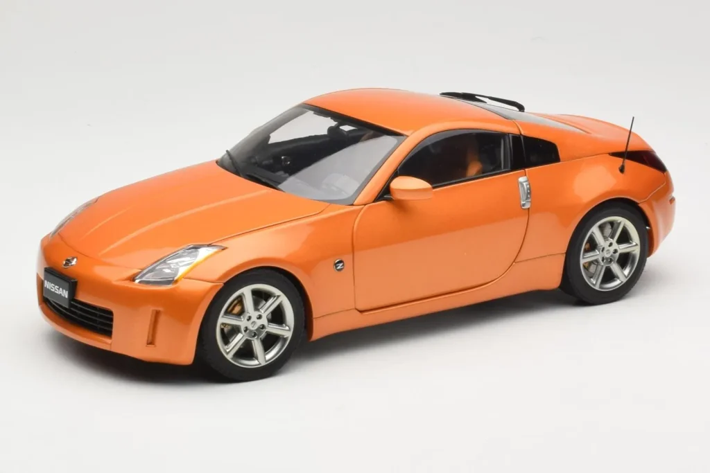 โมเดลรถ 1:18 Nissan 350Z Z33 Sunset สีส้ม AUTOart (มือสอง)