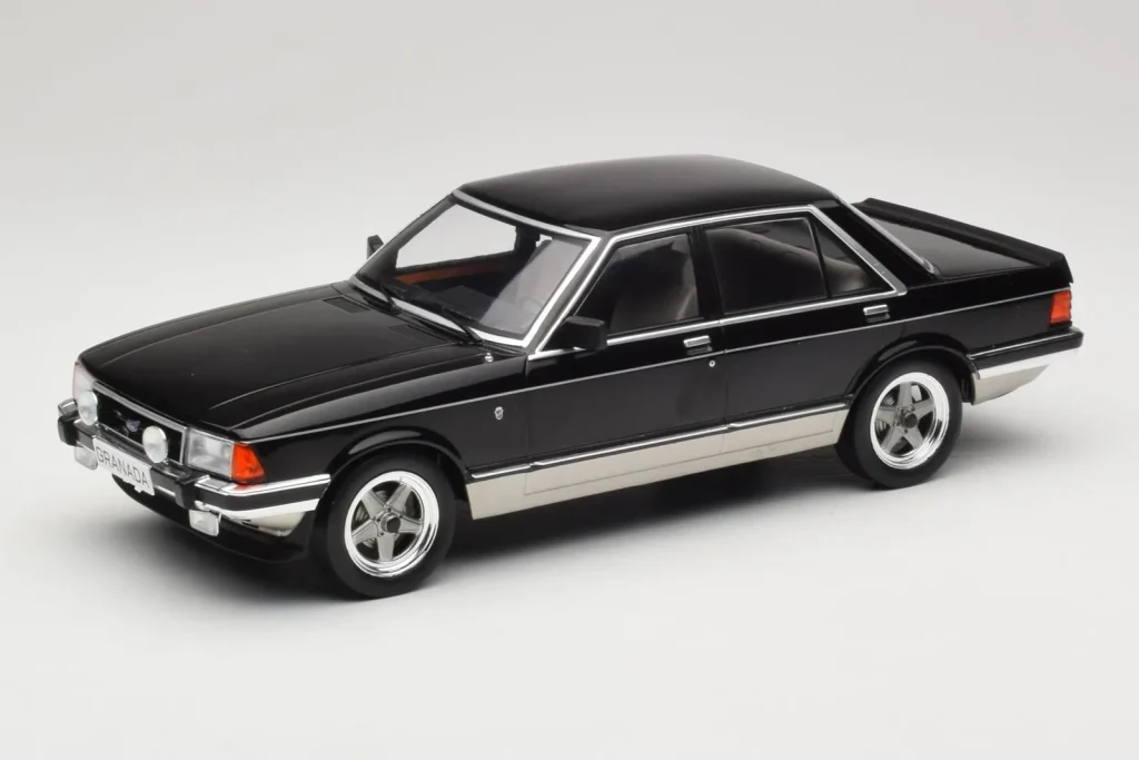 โมเดลรถ 1:18 Ford Granada Mk2 2.8 Injection สีเทาเมทัลลิก MCG