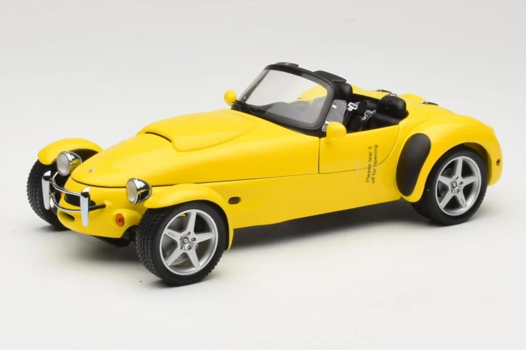 โมเดลรถ 1:18 Panoz AIV Roadster สีเหลือง AUTOart (มือสอง)