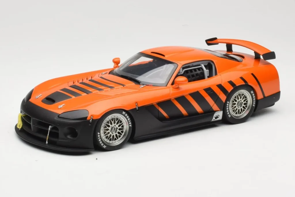 โมเดลรถ 1:18 Dodge Viper Competition Coupe Go Man Go สีส้ม AUTOart (มือสอง)
