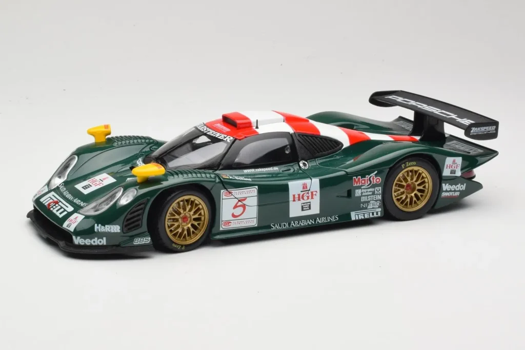 车型 1:18 Porsche 911 GT1 #5 GT1 年 1997 Maisto