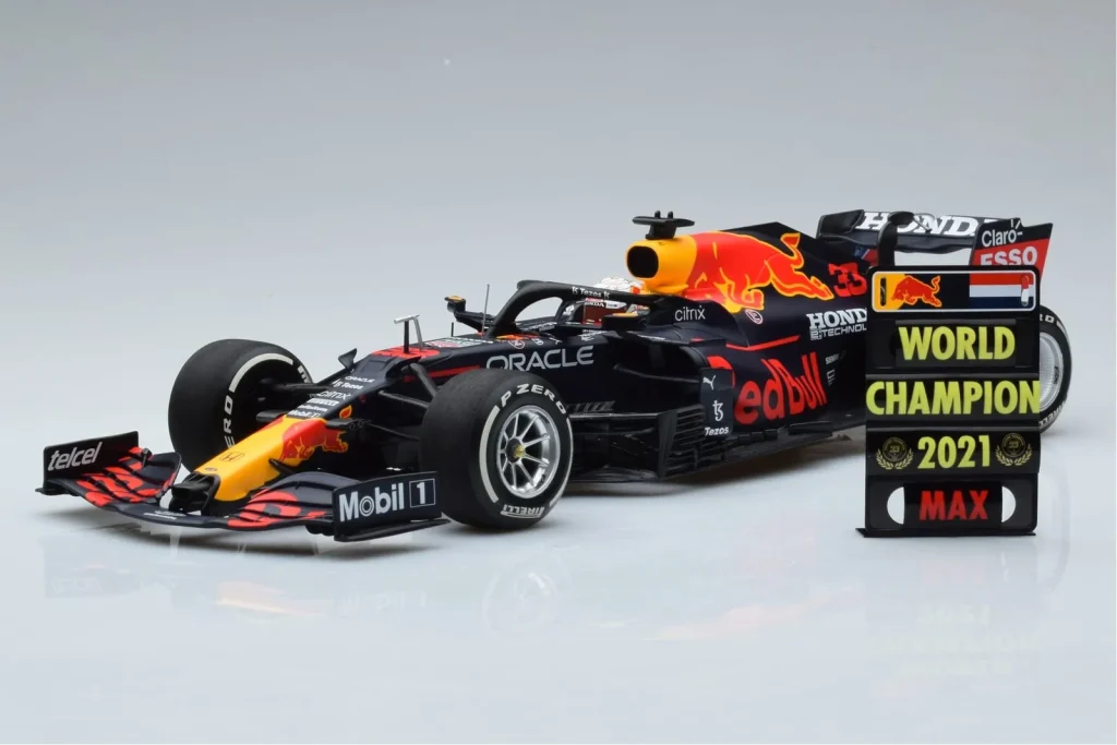 车型 1:18 Red Bull Racing RB16B #33 M. Verstappen Abu Dhabi GP F1 World Champion 年 2021 Minichamps