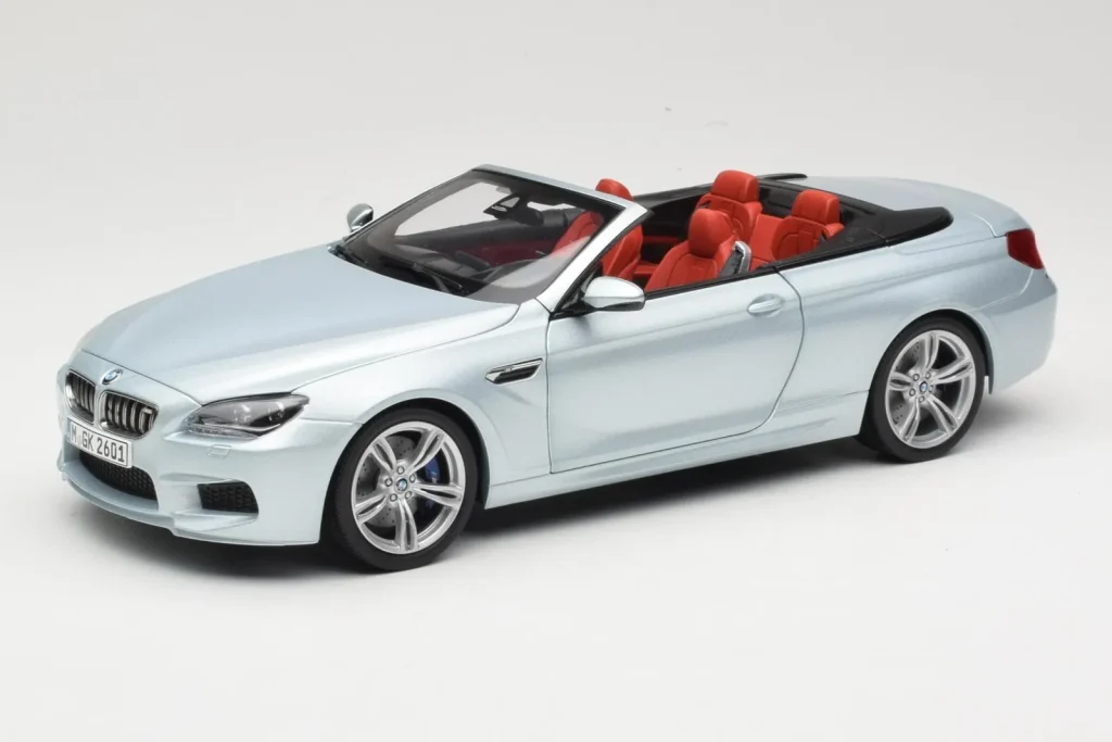 โมเดลรถ 1:18 BMW M6 F12 Convertible Silverstone สีเงิน Paragon (มือสอง)