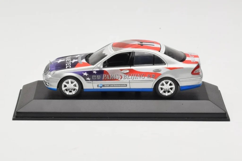 โมเดลรถ 1:43 Mercedes E-Class W211 #11 Bluetec Paris-Beijing ปี 2006 Minichamps (มือสอง)