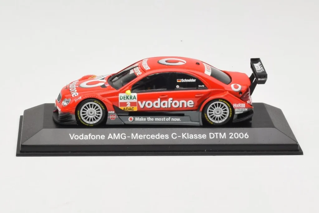โมเดลรถ 1:43 Mercedes C-Class W203 #2 B. Schneider DTM ปี 2006 Minichamps (มือสอง)